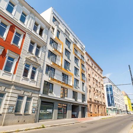 Brand New One Bedroom Apartment #54 In Brand New Building With Free Parking 프라하 외부 사진