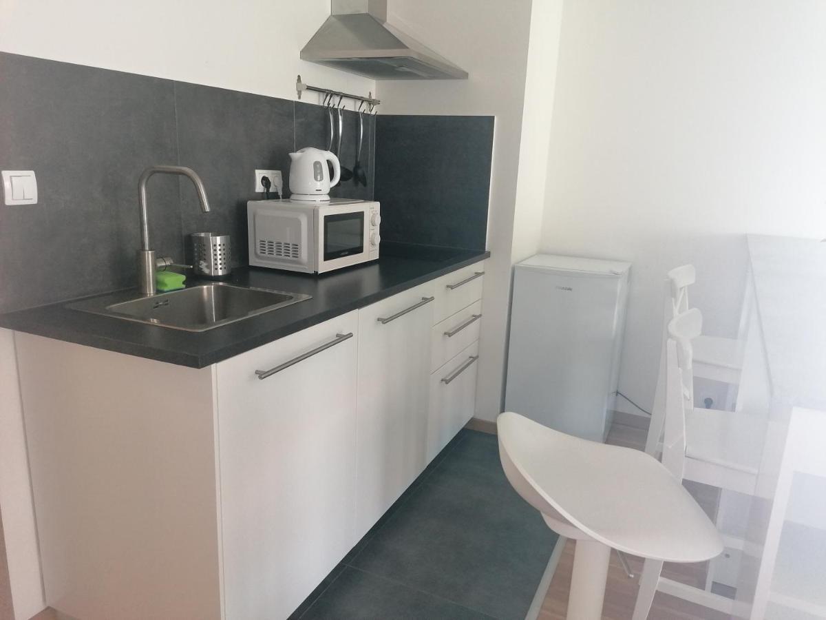 Brand New One Bedroom Apartment #54 In Brand New Building With Free Parking 프라하 외부 사진