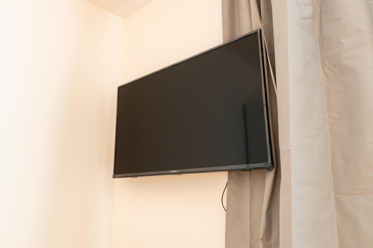 Brand New One Bedroom Apartment #54 In Brand New Building With Free Parking 프라하 외부 사진